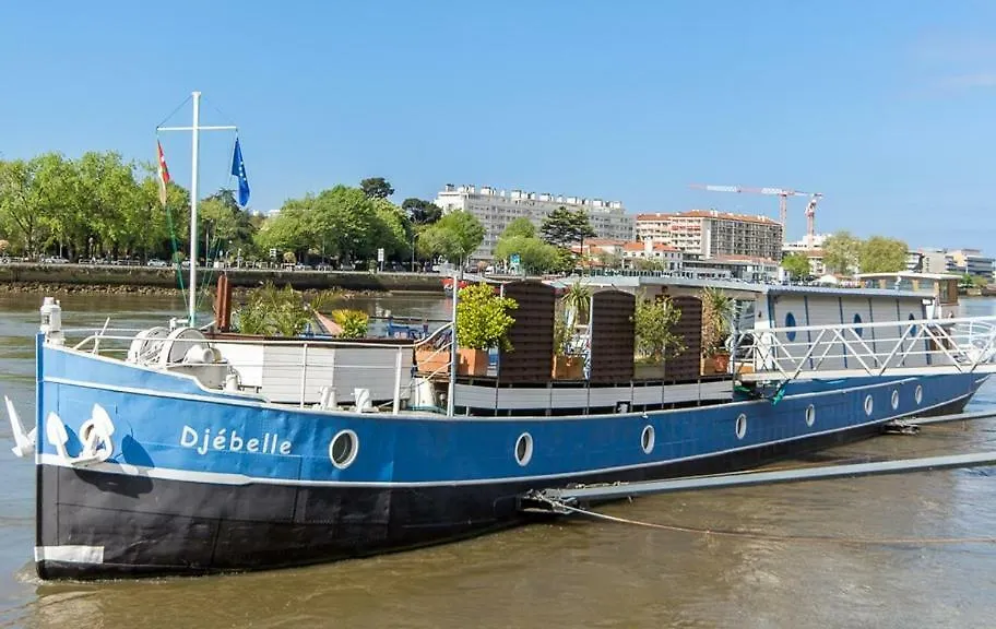 Peniche Djebelle Hotell Bayonne